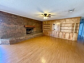 3710 Hillside Dr in Texarkana, TX - Foto de edificio - Building Photo