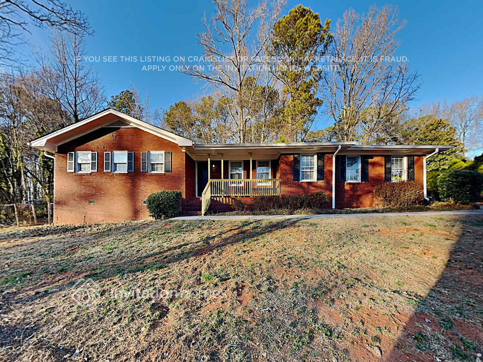 3664 Scarlet Dr in Douglasville, GA - Building Photo