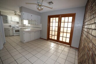 1815 Nightingale Cir in Mcalester, OK - Foto de edificio - Building Photo