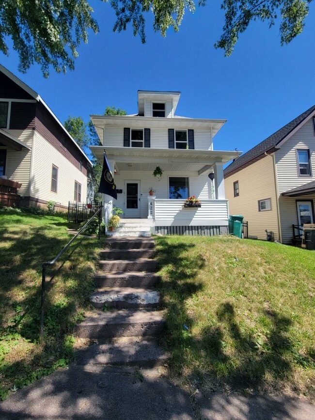 property at 422 N 13th Ave E