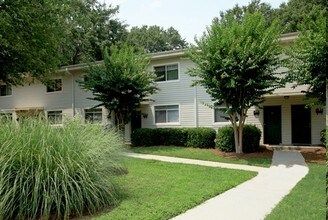 Bryton Hill in Atlanta, GA - Foto de edificio - Building Photo