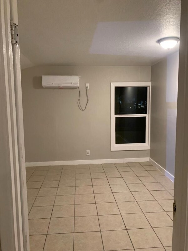 109 E Venus Ln in South Padre Island, TX - Building Photo - Building Photo
