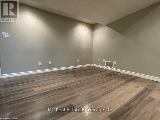 25 Promenade Rd in Guelph, ON - Building Photo - Building Photo