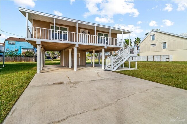 18 W Hibiscus St in South Padre Island, TX - Building Photo - Building Photo