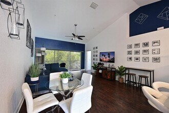 6589 Fairway Gardens Dr in Bradenton, FL - Building Photo - Building Photo