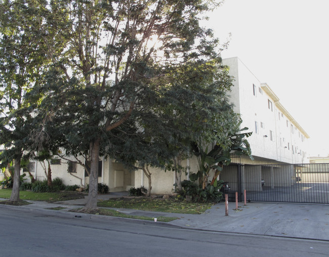 80th Street Apartments in Los Angeles, CA - Building Photo - Building Photo