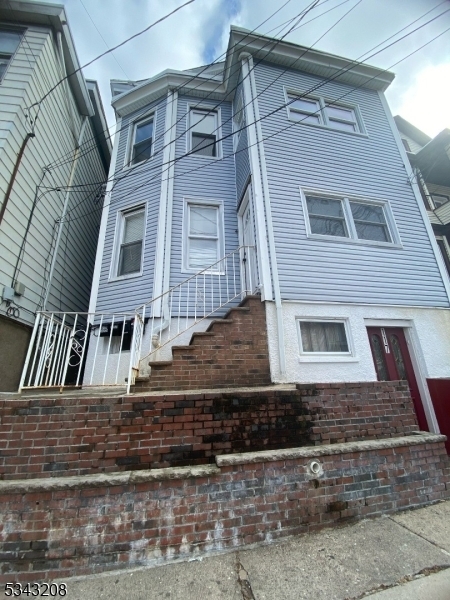 property at 117 E 15th St