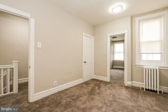 5627 Hadfield St in Philadelphia, PA - Building Photo - Building Photo