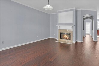 2318 Longcourt Wy in Atlanta, GA - Building Photo - Building Photo