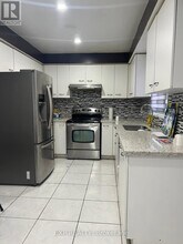 17 Calmist Crescent in Brampton, ON - Building Photo - Building Photo