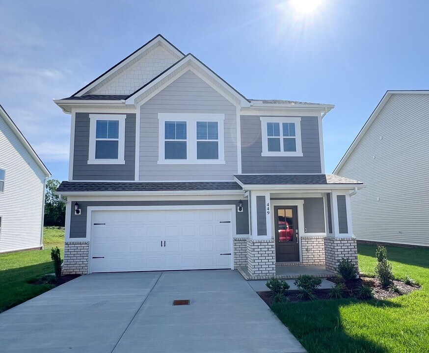 449 Perthshire Lp in Clarksville, TN - Building Photo