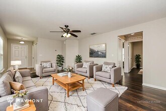 13221 Waterford Castle Dr, Unit Lakeside Manor Apt 607 in Dade City, FL - Building Photo - Building Photo