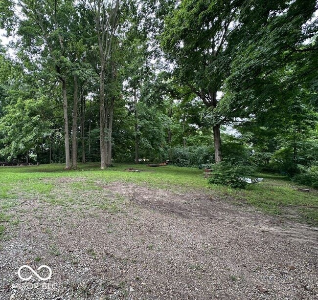 5433 Shelbyville Rd in Indianapolis, IN - Building Photo - Building Photo