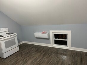 94 Old Colony Ave, Unit 3 in Somerset, MA - Building Photo - Building Photo