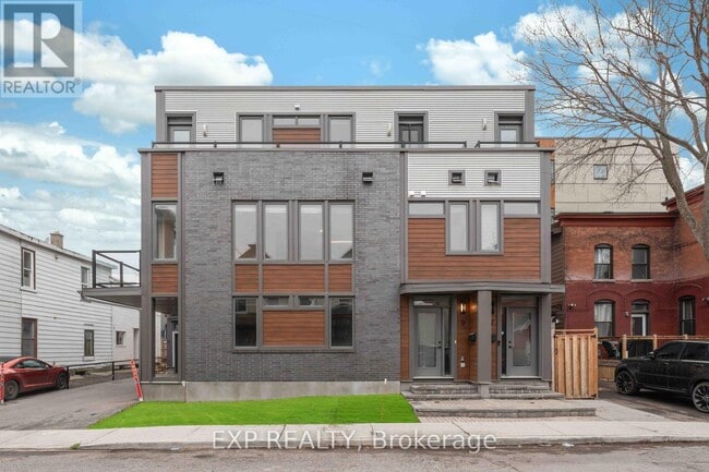 property at 9 Anderson St