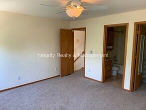 9931 Saybrook St in Littleton, CO - Building Photo - Building Photo