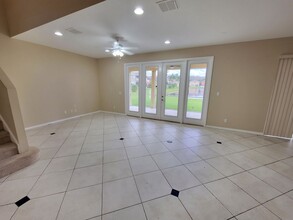 20731 Whitewood Way in Tampa, FL - Foto de edificio - Building Photo