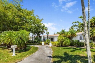7255 SW 125th St in Pinecrest, FL - Building Photo - Building Photo