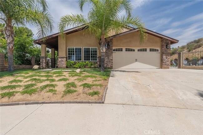 property at 27295 Vía Marcia
