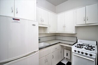 6 E Read St in Baltimore, MD - Building Photo - Building Photo