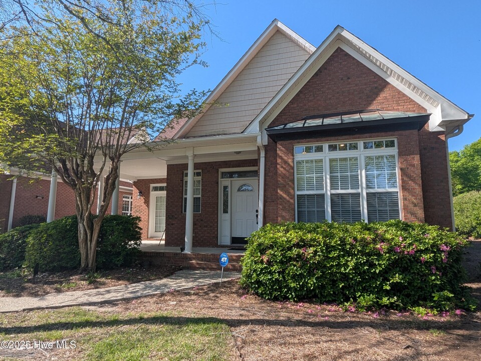 1507 W Morning Dove Cir in Wilmington, NC - Foto de edificio