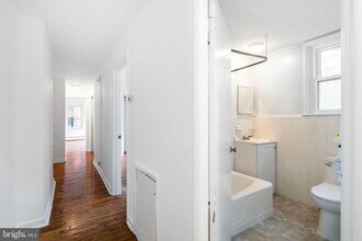 417 S 16th St in Philadelphia, PA - Building Photo - Building Photo