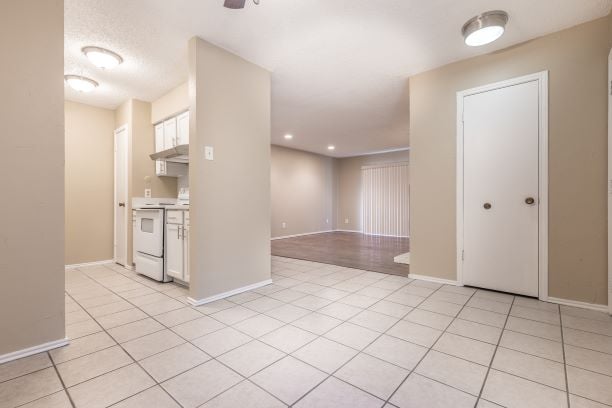 8109 Skillman St in Dallas, TX - Building Photo