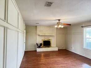 2800 Shady Grove Dr in Bedford, TX - Building Photo - Building Photo