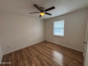 2409 E 10th St in Panama City, FL - Foto de edificio - Building Photo
