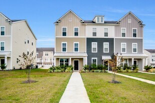 214 Yorkshire Dr in Moncks Corner, SC - Building Photo