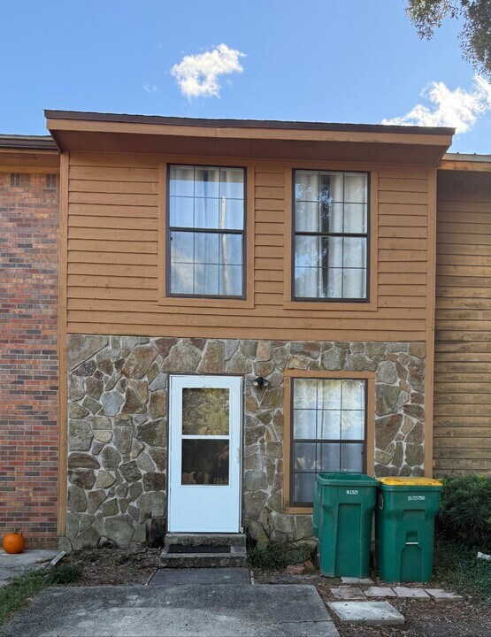 226 Pelham Rd in Fort Walton Beach, FL - Building Photo