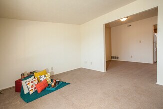 Avalon West Apartment Homes in Elkhart, IN - Building Photo - Building Photo