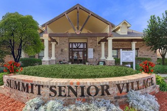 Summit Senior Village in Gainesville, TX - Building Photo - Building Photo