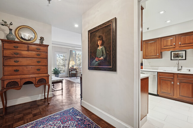 8101 Connecticut Ave in Chevy Chase, MD - Building Photo - Building Photo