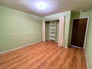2405 Glenkerry Dr in Anchorage, AK - Building Photo - Building Photo