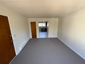 67 Dallas Terrace in Waterbury, CT - Building Photo - Building Photo