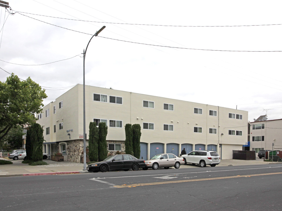 Grant Hall in San Jose, CA - Building Photo