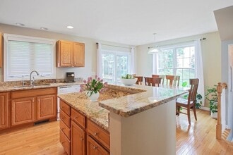 77 Buttercup Ln in Grafton, MA - Building Photo - Building Photo