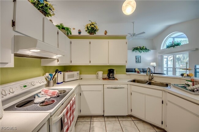 4406 SW 25th Ave