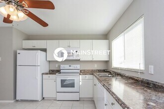 4691 McKibben Dr in North Port, FL - Foto de edificio - Building Photo