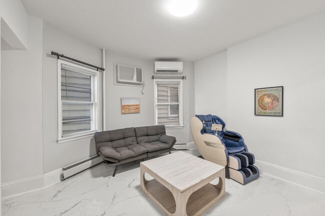 16 E 32nd St