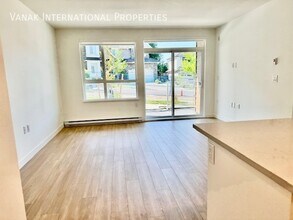 Bright 3 Bed 2 Bath Corner Unit in Burquitlam in Coquitlam, BC - Building Photo - Building Photo
