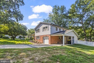 5030 Gadsen Dr in Fairfax, VA - Building Photo - Building Photo