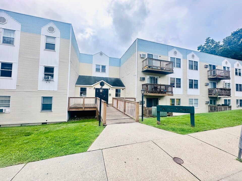 46 Taylor St in Stamford, CT - Building Photo