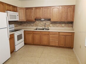 1401 E 1st Ave in Mount Dora, FL - Building Photo - Building Photo