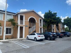 17630 NW 73rd Ave in Hialeah, FL - Building Photo