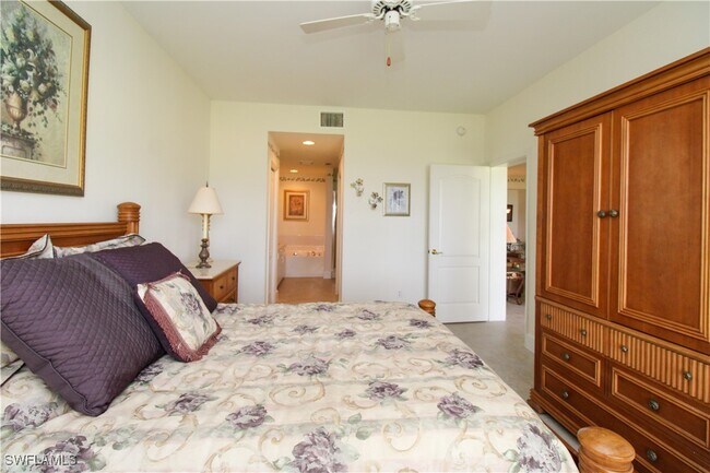 317 Sunrise Cay in Naples, FL - Building Photo - Building Photo