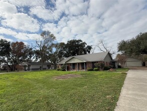 5519 Old Greenhouse Rd in Houston, TX - Building Photo - Building Photo