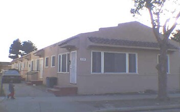 1130 E Hellman St in Long Beach, CA - Building Photo - Building Photo