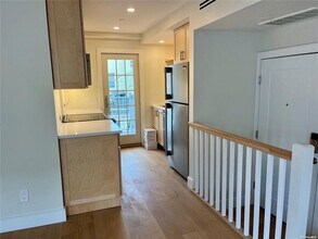 108 South St in Oyster Bay, NY - Building Photo - Building Photo